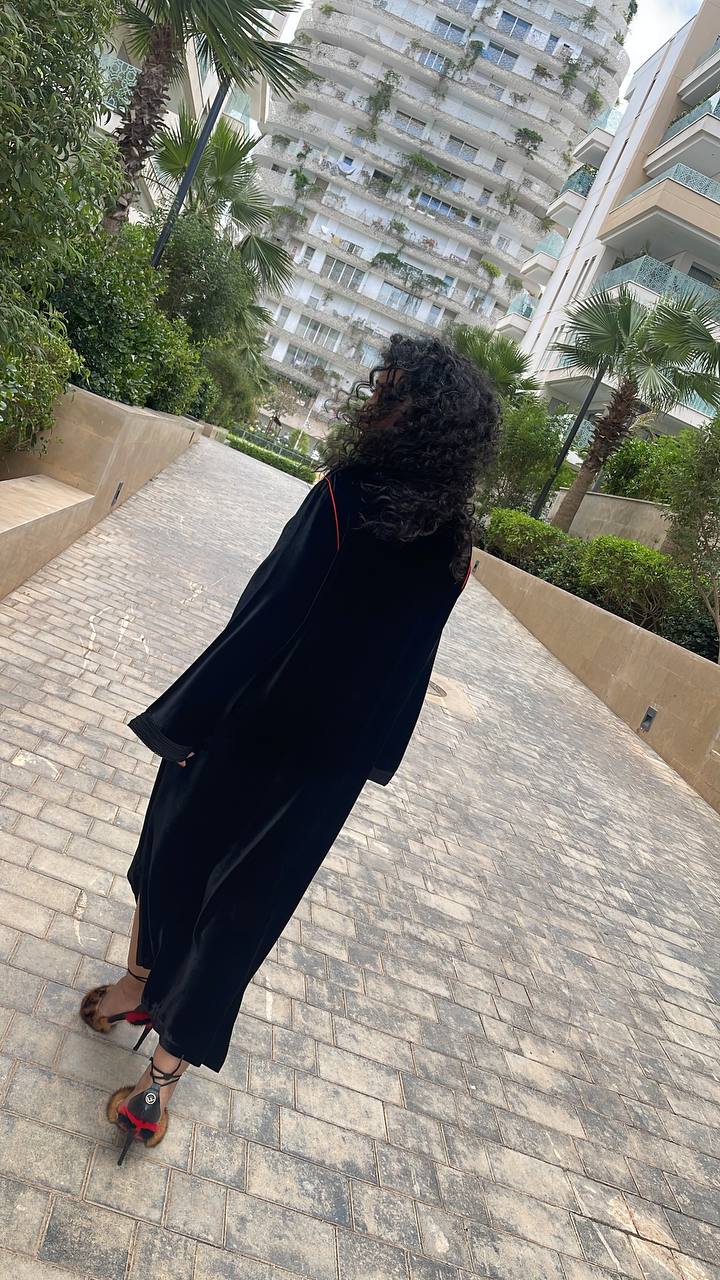 Caftan en velours de soie sfifa, une fusion élégante des styles