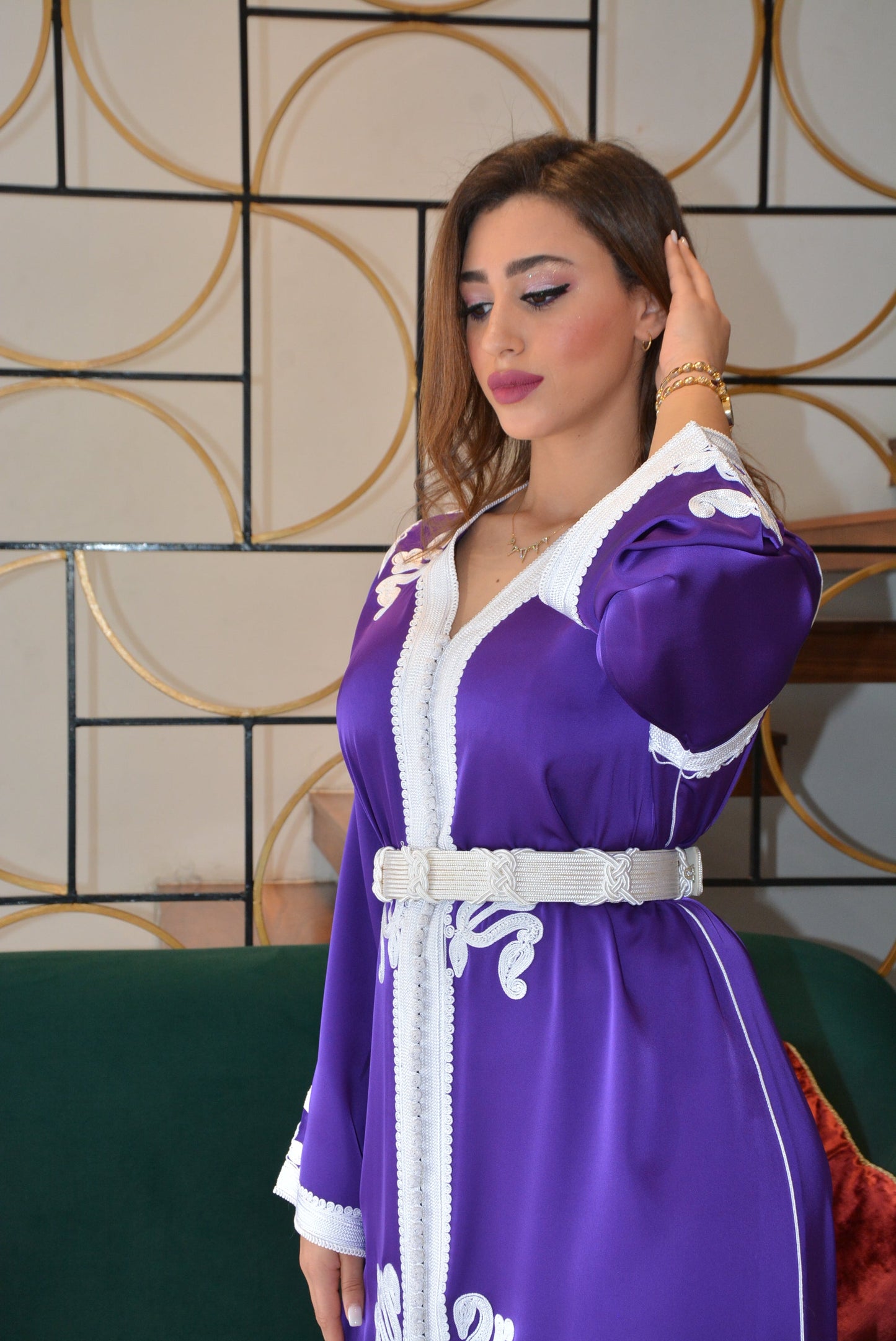 Caftan violet en drap de soie façon mramma