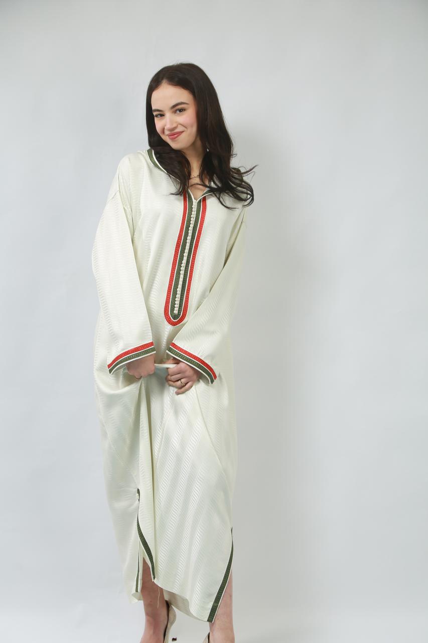 Luxe en Mouvement : Jellaba Shantung aux Détails en Orange et Kaki