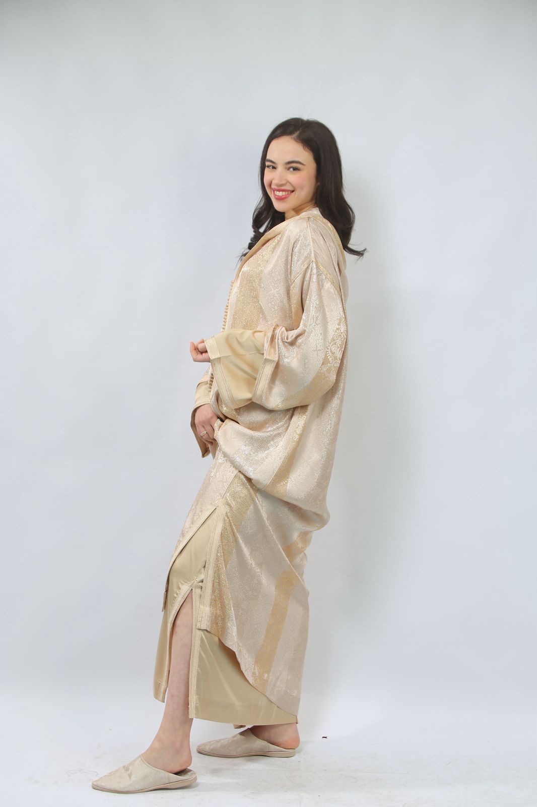 Tradition et modernité : La Jellaba Makhzania, un choix majestueux