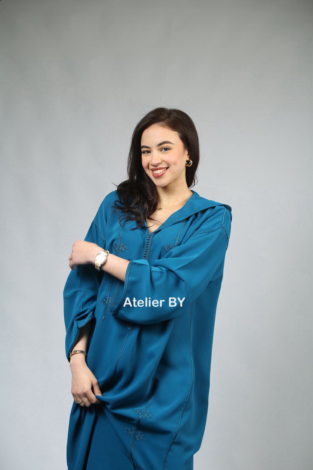 Élégance Marine : Jellaba Mekhzania en Bleu Pétrole et Soie