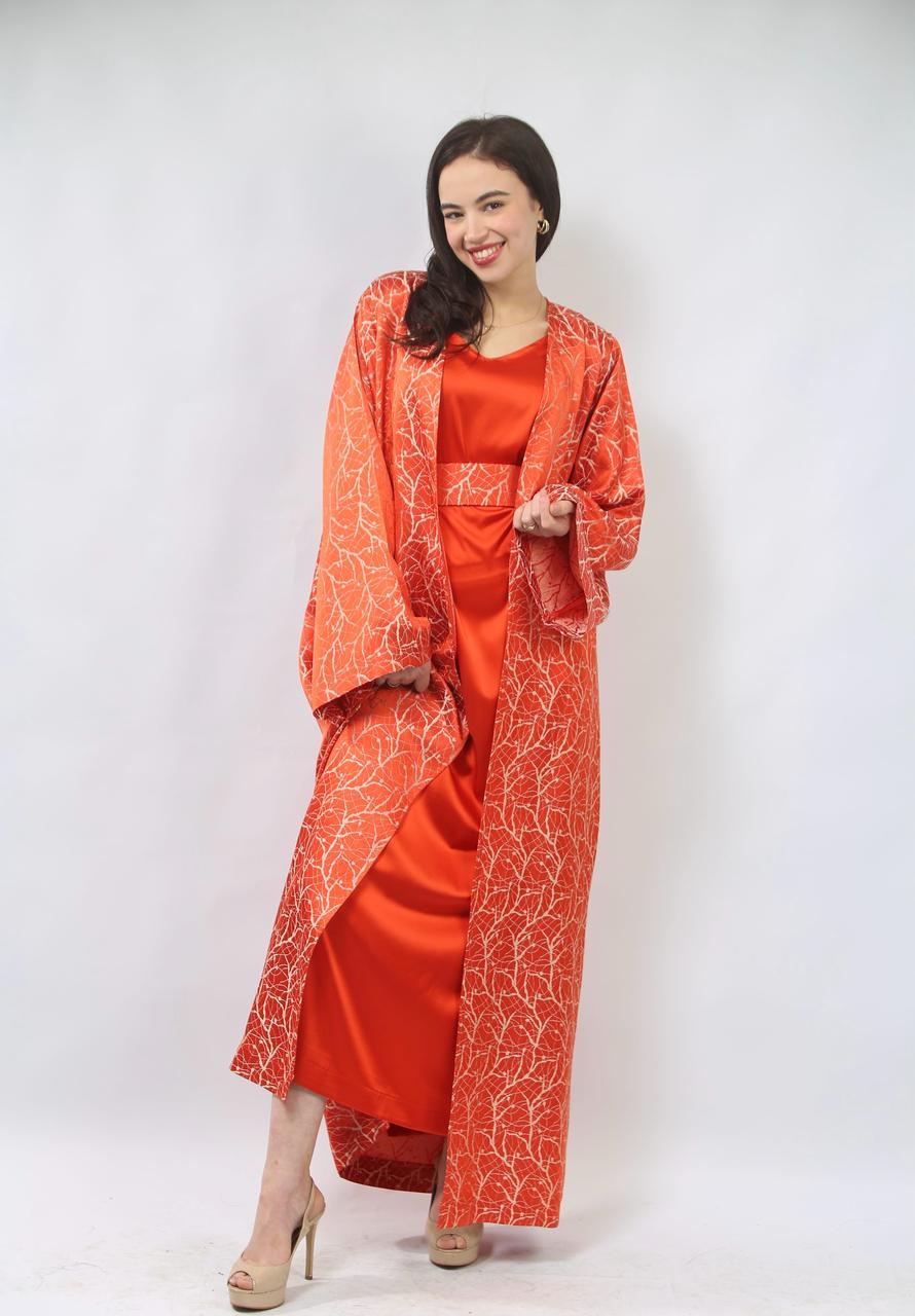 Le rouge brique réinventé : une allure captivante et sophistiquée